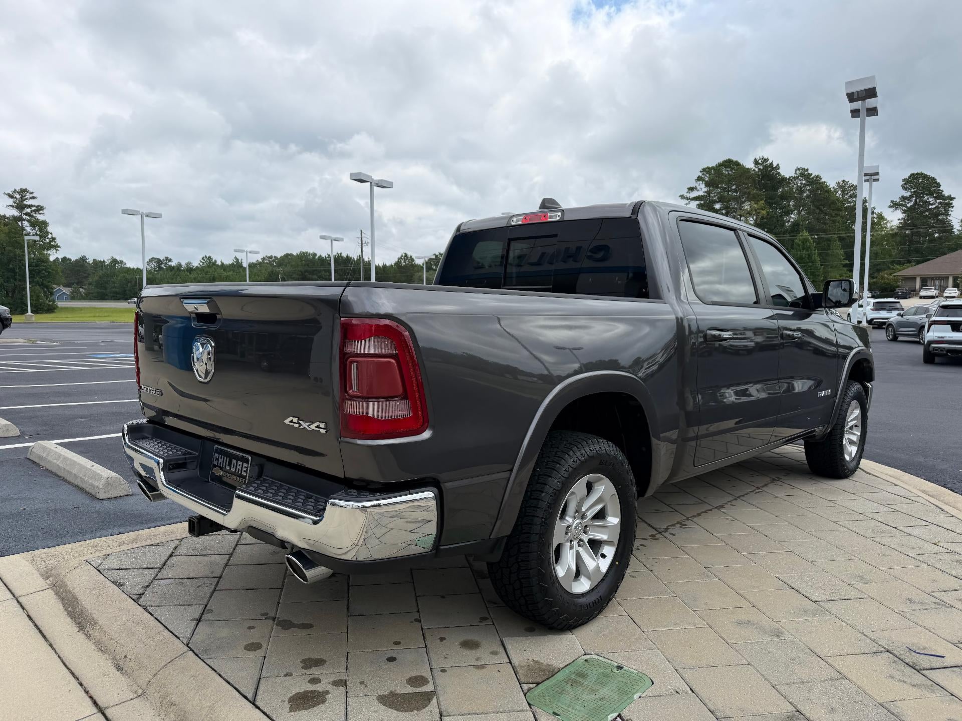 2022 RAM 1500 Laramie Crew Cab 4x4 5'7" Box