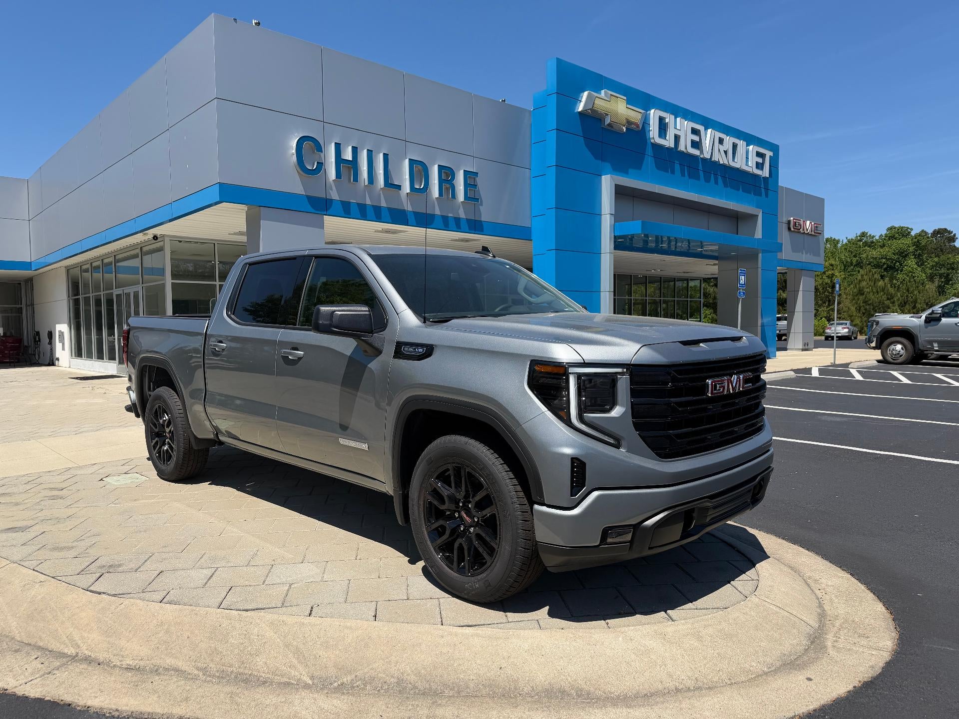 2026 GMC Sierra 2WD Crew Cab Short Box Elevation's photo