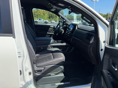 2024 Nissan TITAN Crew Cab PRO-4X 4x4
