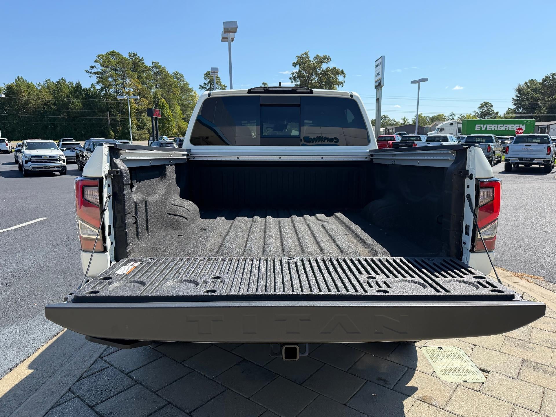 2024 Nissan TITAN Crew Cab PRO-4X 4x4