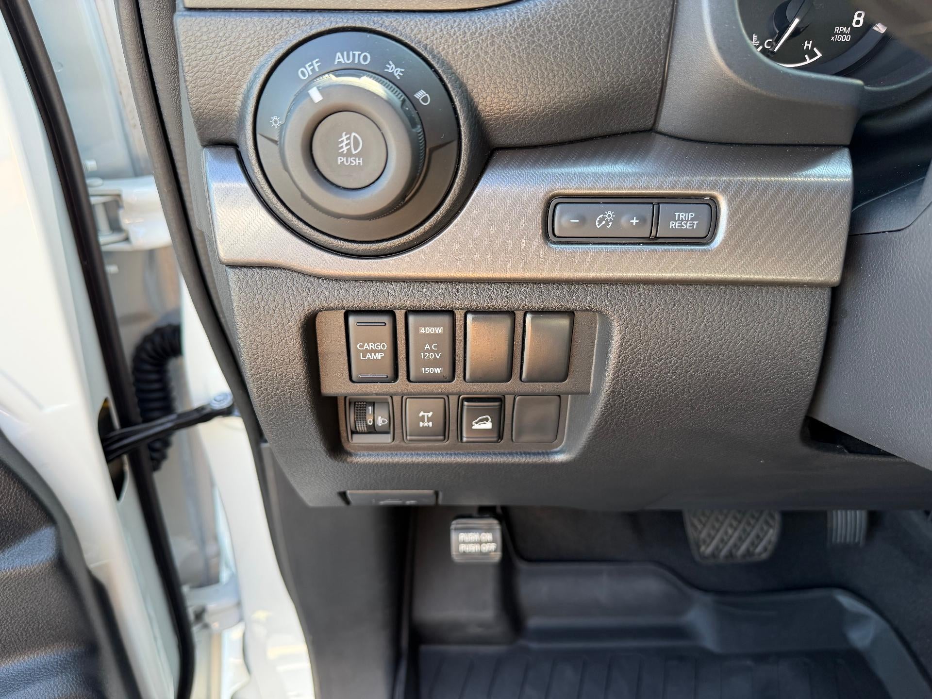 2024 Nissan TITAN Crew Cab PRO-4X 4x4