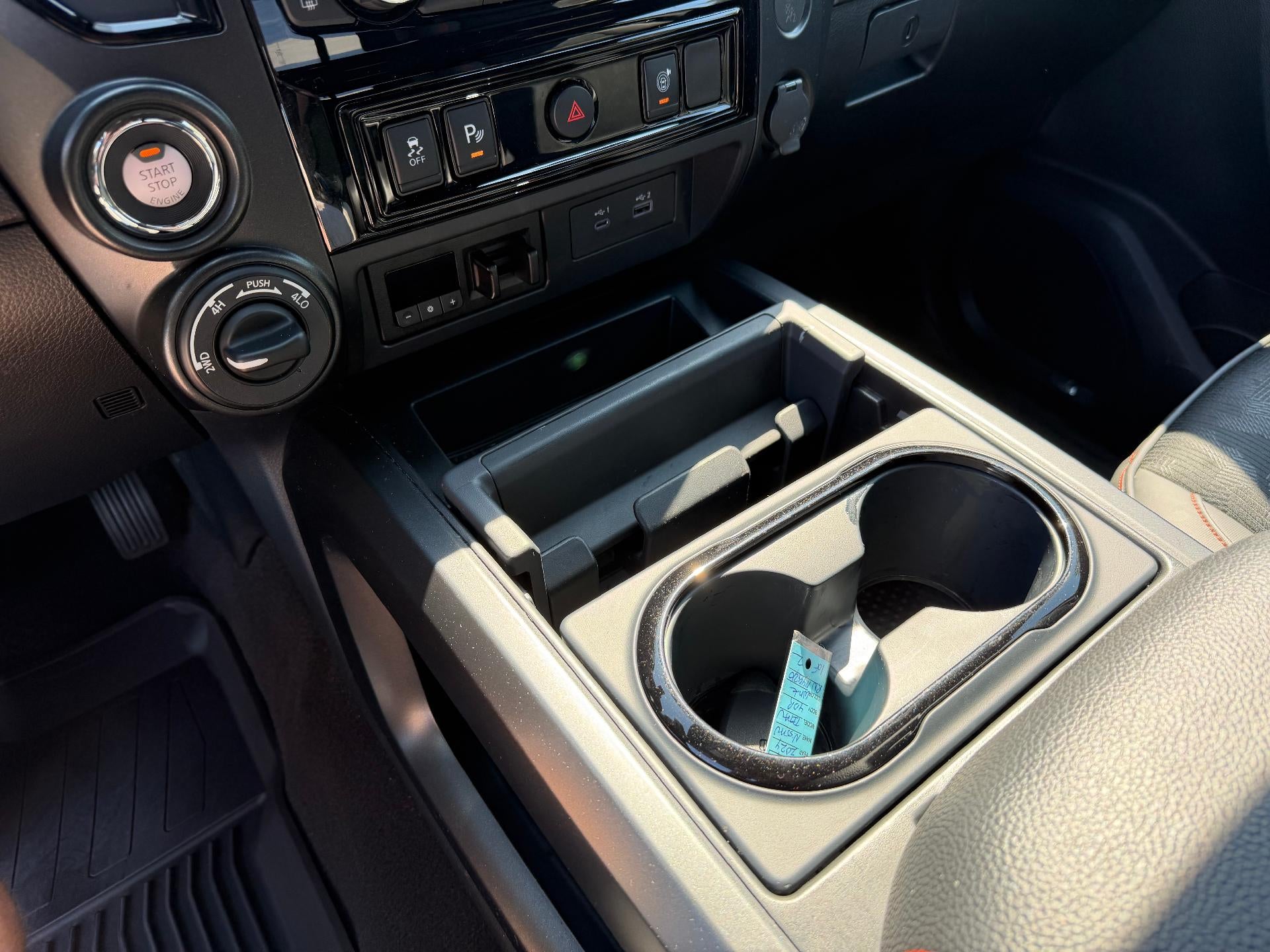 2024 Nissan TITAN Crew Cab PRO-4X 4x4
