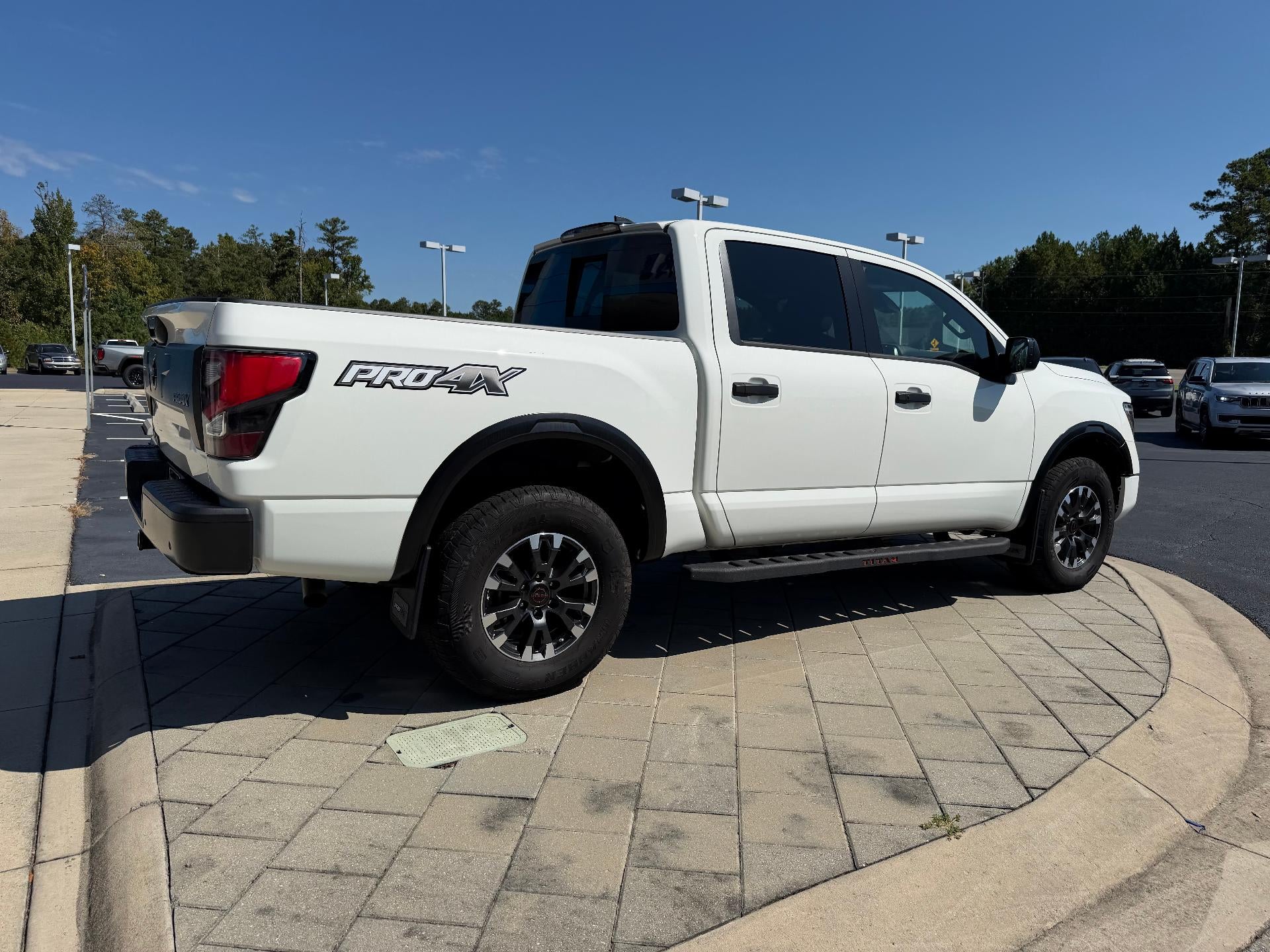 2024 Nissan TITAN Crew Cab PRO-4X 4x4