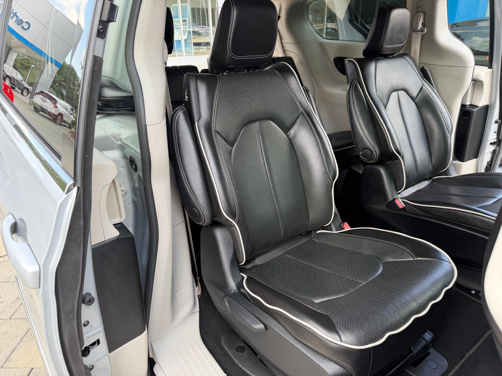 2023 Chrysler Pacifica Hybrid Limited