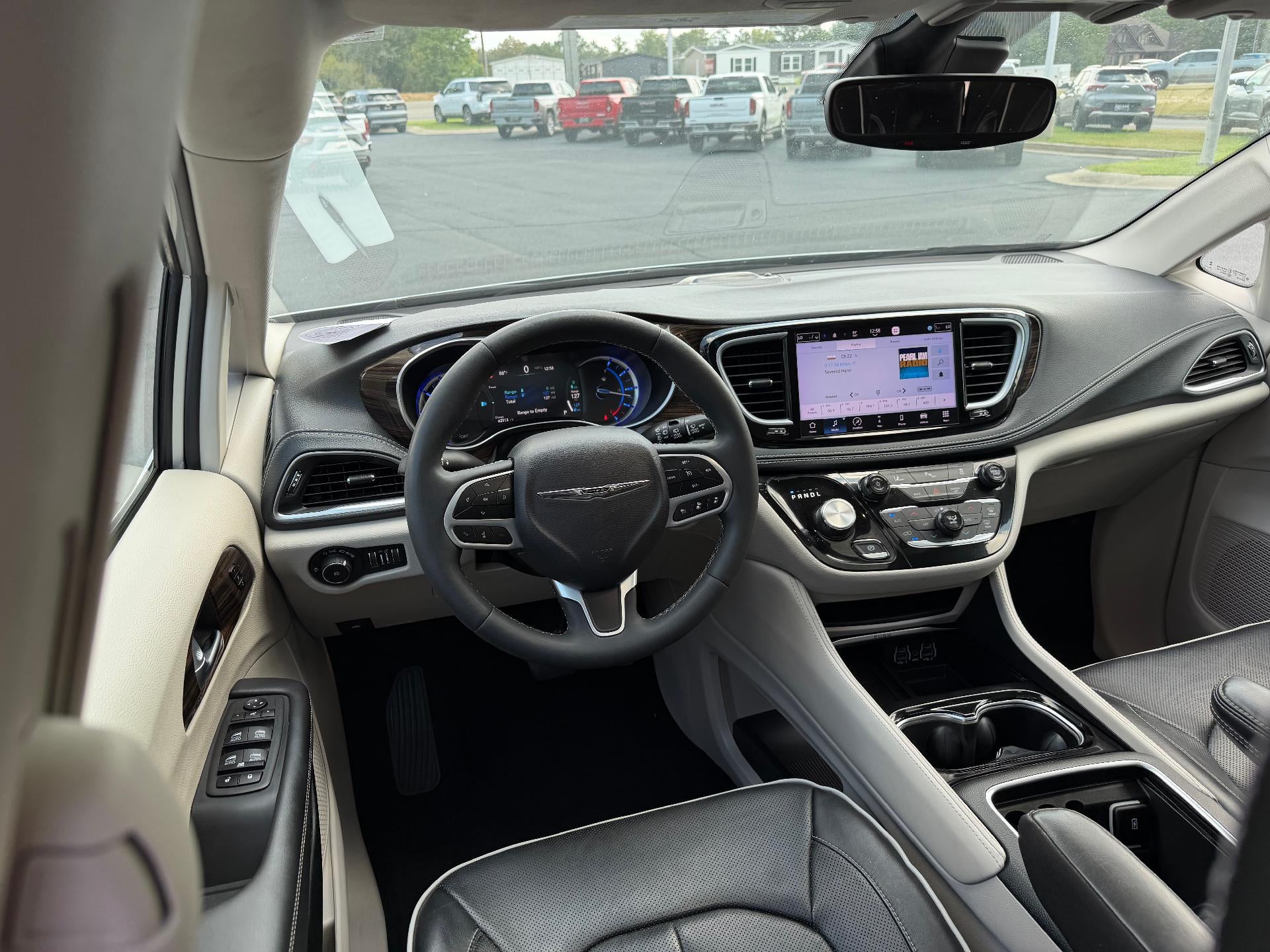 2023 Chrysler Pacifica Hybrid Limited