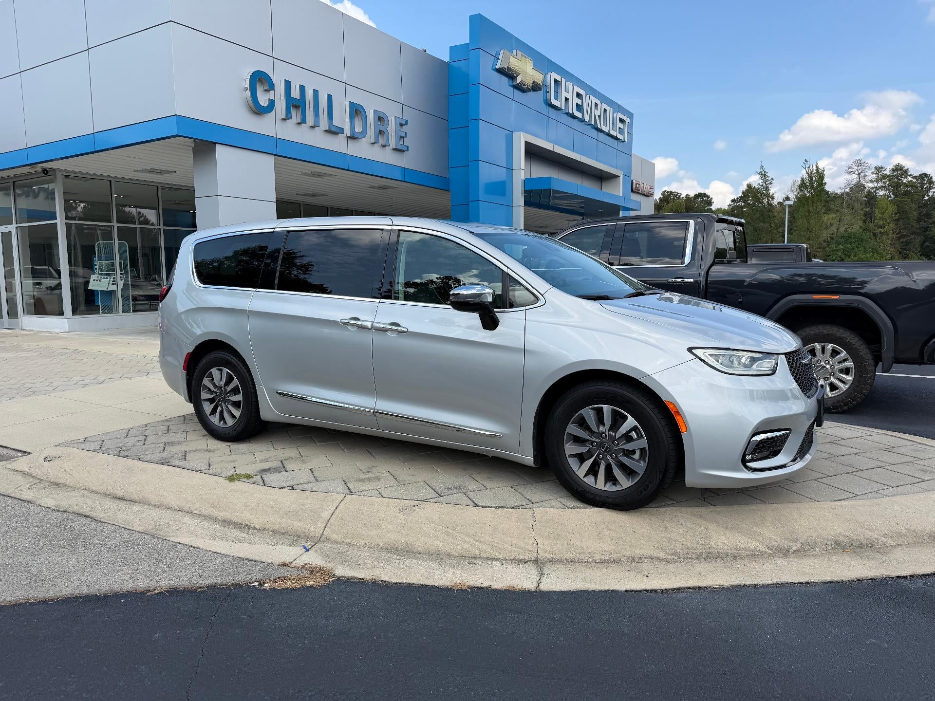 2023 Chrysler Pacifica Hybrid Limited