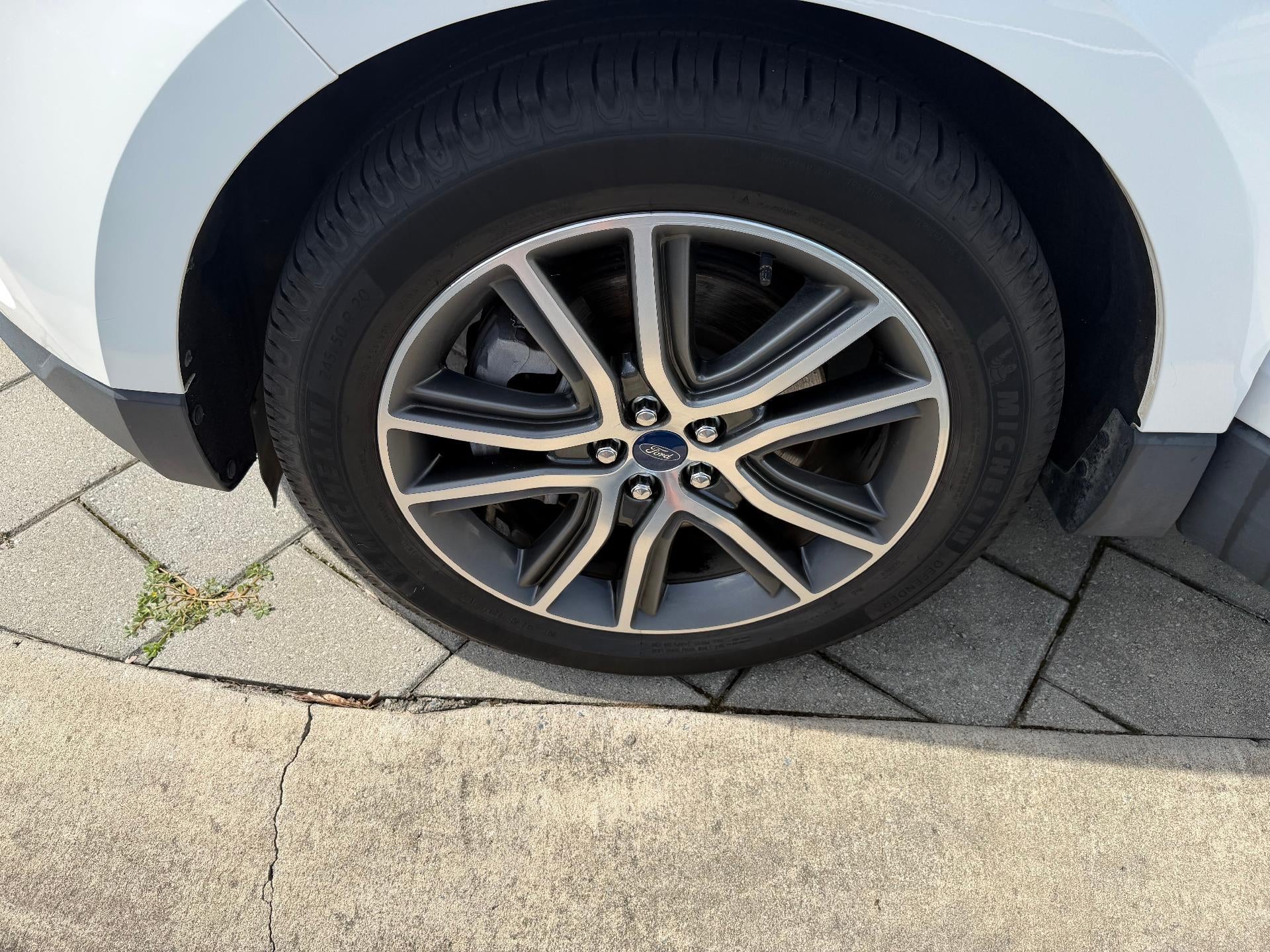 2021 Ford Edge Titanium