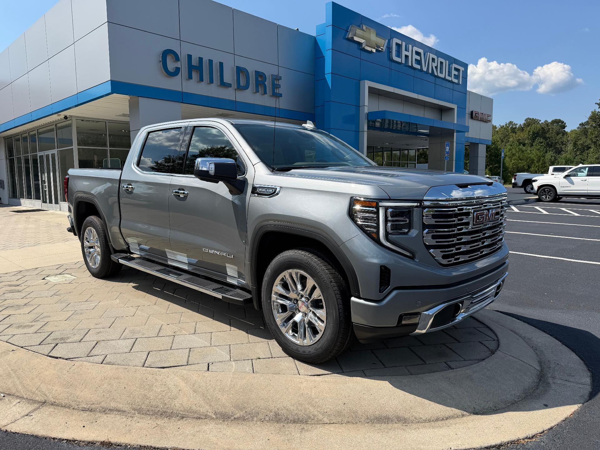 2026 GMC Sierra 1500 Denali - Photo 2