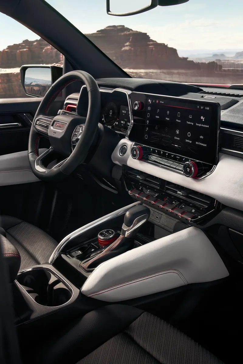 2026 GMC Canyon infotainment system at Childre GMC in Milledgeville GA